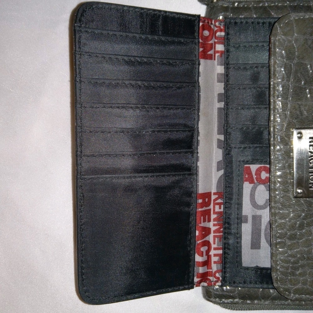 Kenneth Cole Reaction Wallet Womens OS Green Croc Embossed Zip Around Clutch - Picture 3 of 11